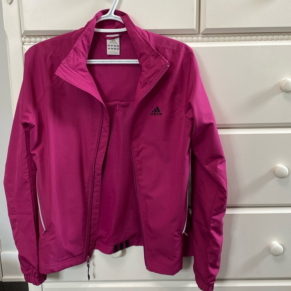 Adidas Athletic Windbreaker. Magenta. Size S
Machine Wash. Mesh Lined